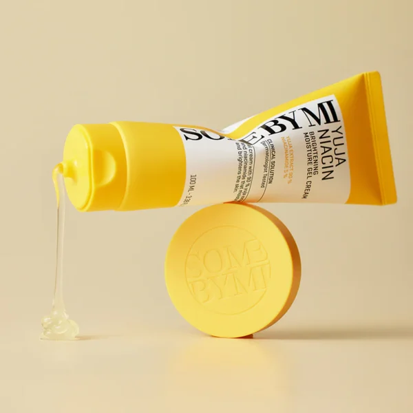 Yuja Niacin Brightening All in One Cleanser 100ml - Image 3